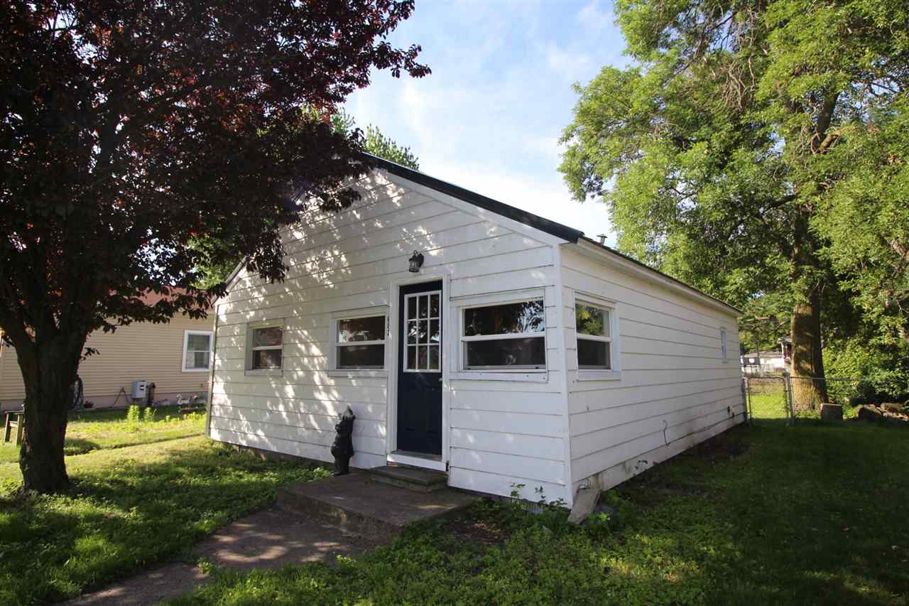 682 Bay Road Bay City, MI 48706 - Photo 4 of 11 Gallery Image 4