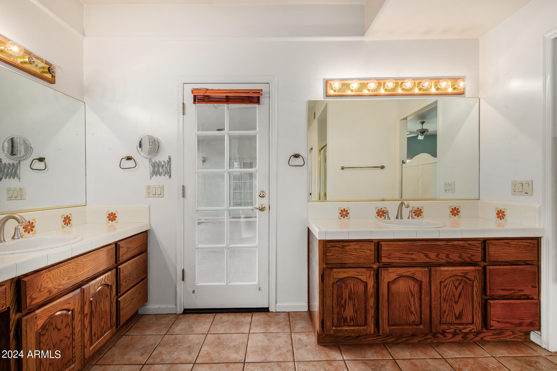 228 West Royal Palm Road Phoenix, AZ 85021 - Photo 22 of 63 0025-25 - Royal Palm