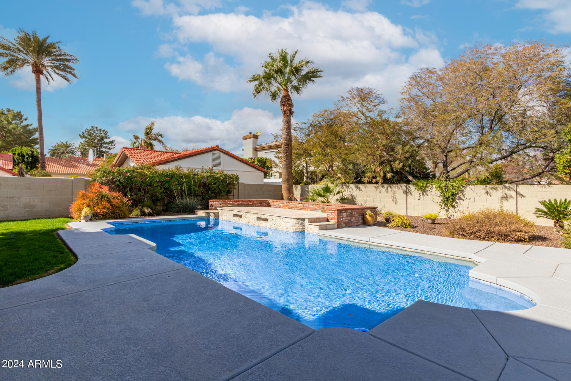 228 West Royal Palm Road Phoenix, AZ 85021 - Photo 6 of 63 0046-46 - Royal Palm