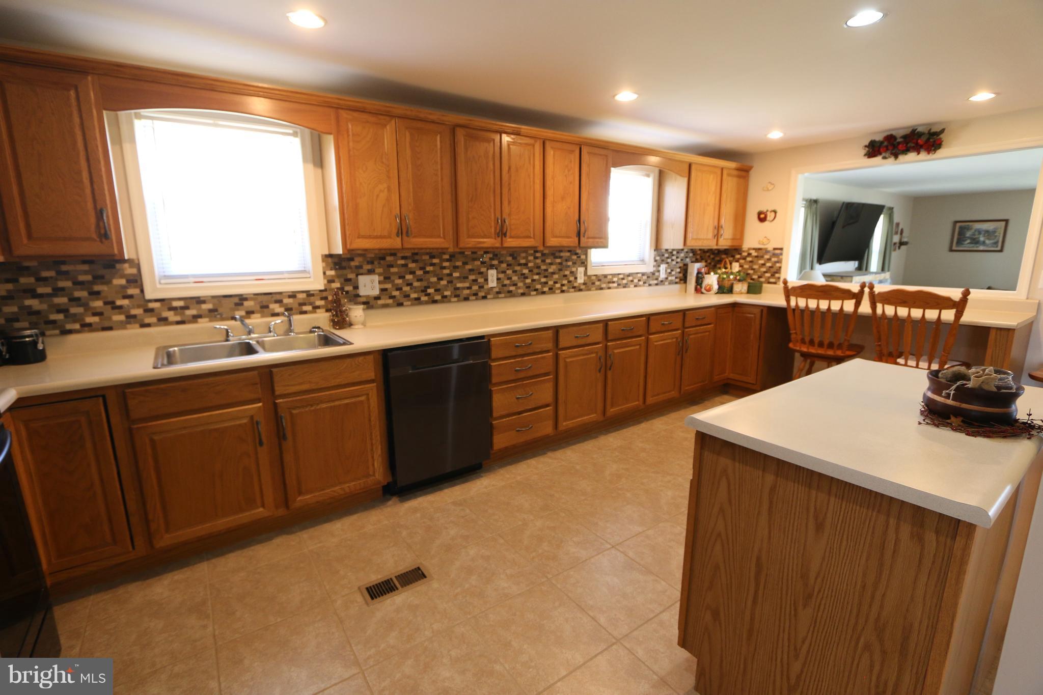 14921 Falling Waters Road Williamsport, MD 21795 - Photo 5 of 30 Kitchen