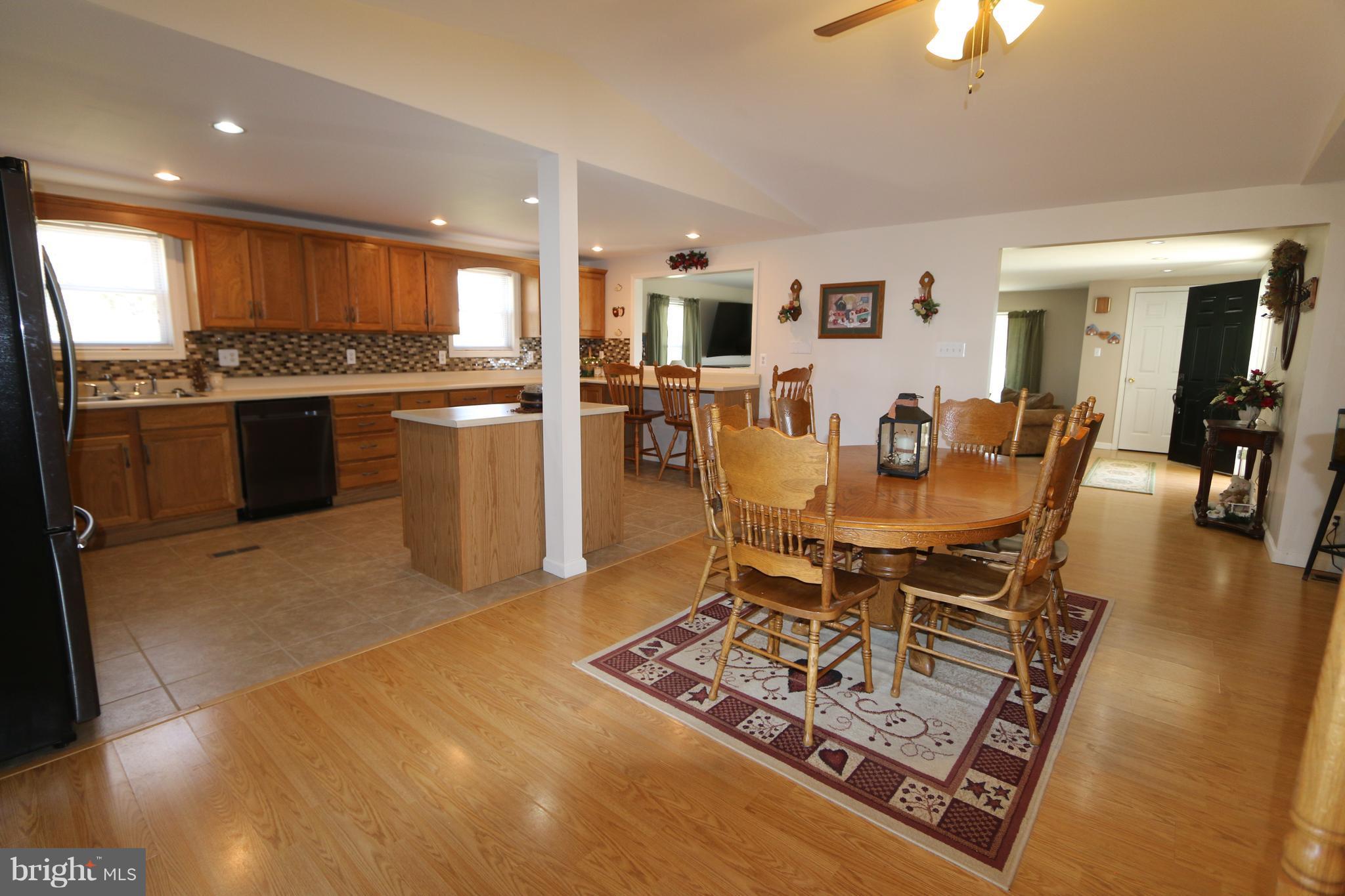 14921 Falling Waters Road Williamsport, MD 21795 - Photo 7 of 30 Kitchen