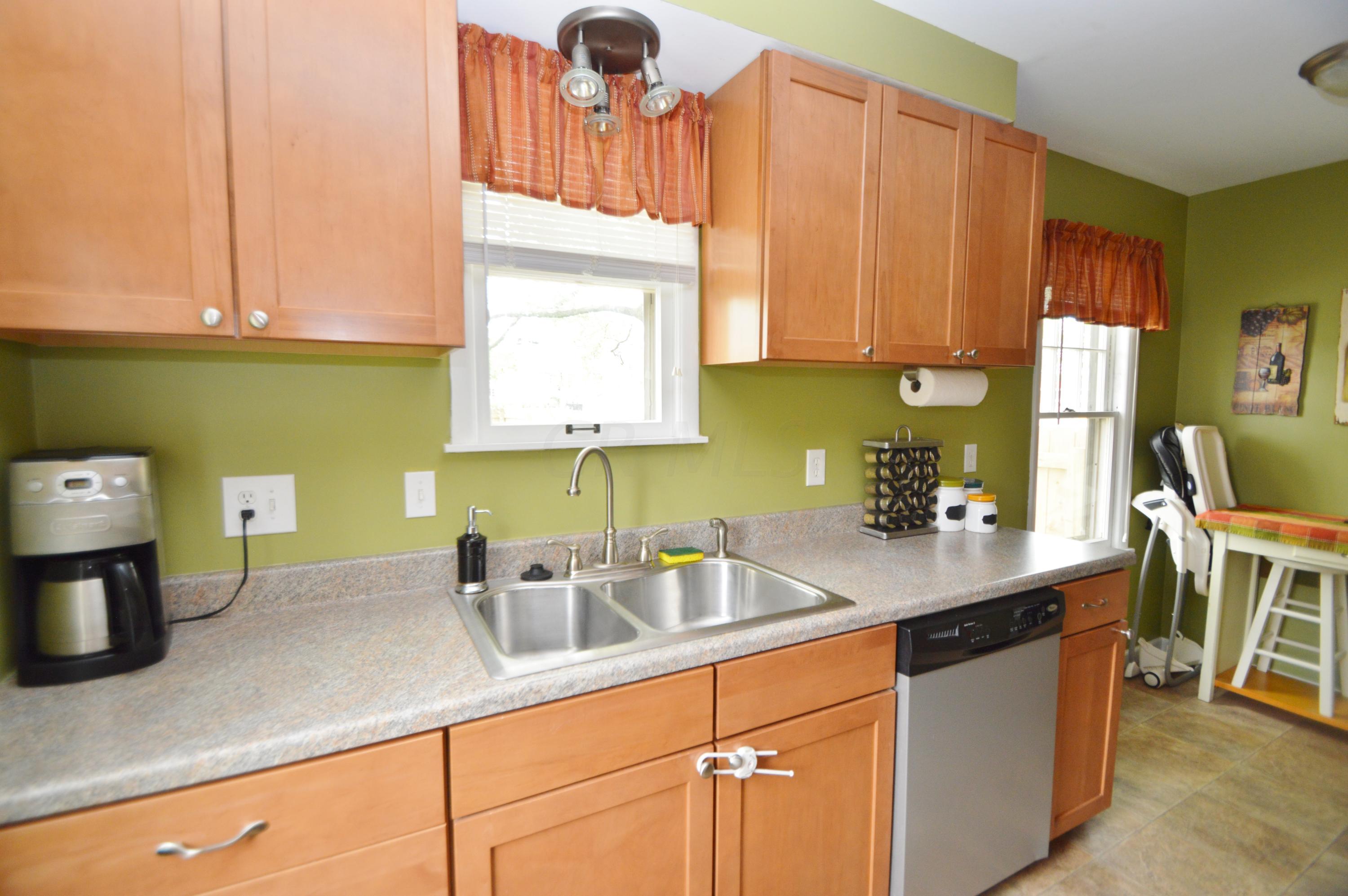 696 Wetmore Road Columbus, OH 43214 - Photo 8 of 23 Gallery Image 8