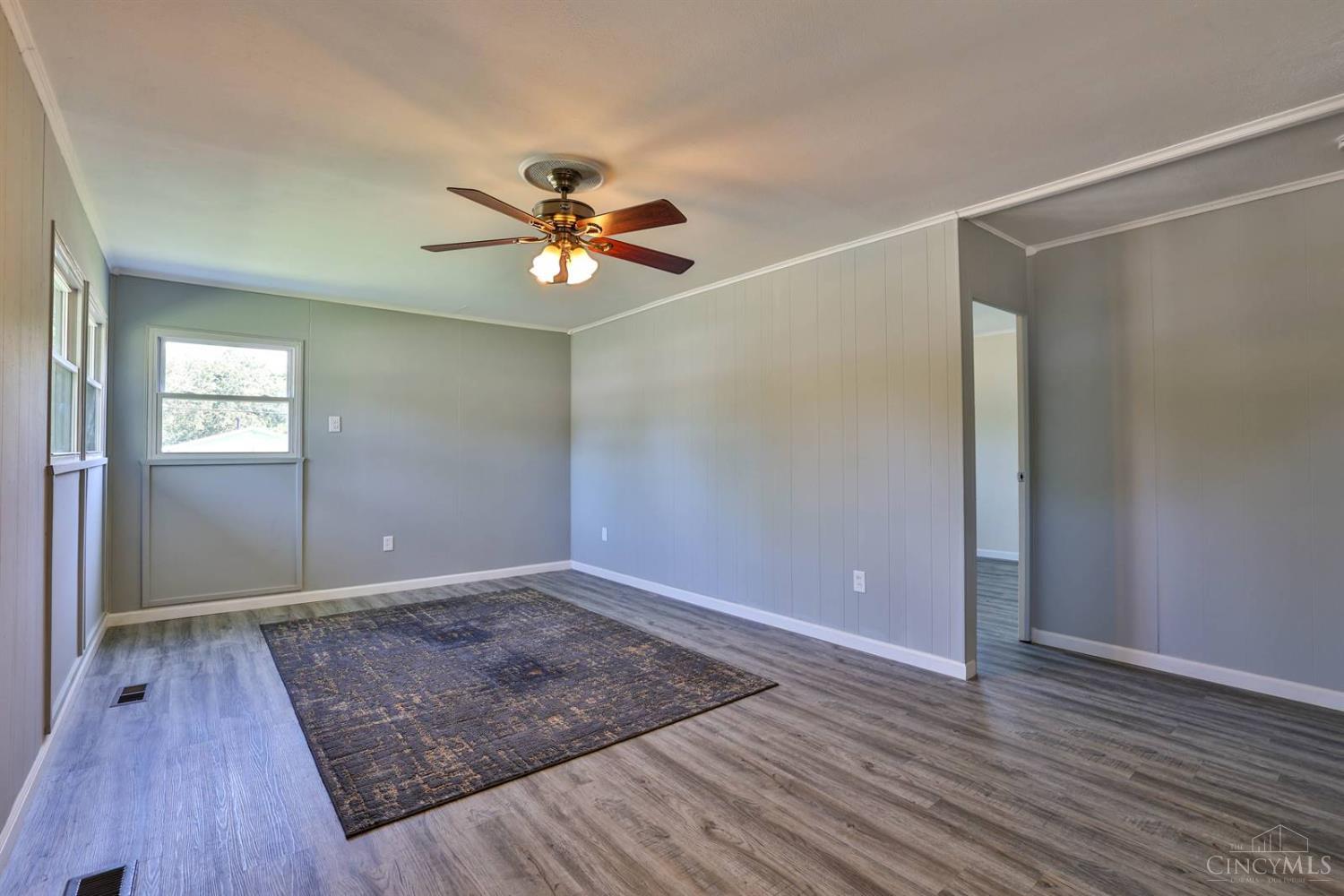 9514 Ridgemoor Avenue Cincinnati, OH 45231 - Photo 4 of 23 Gallery Image 4