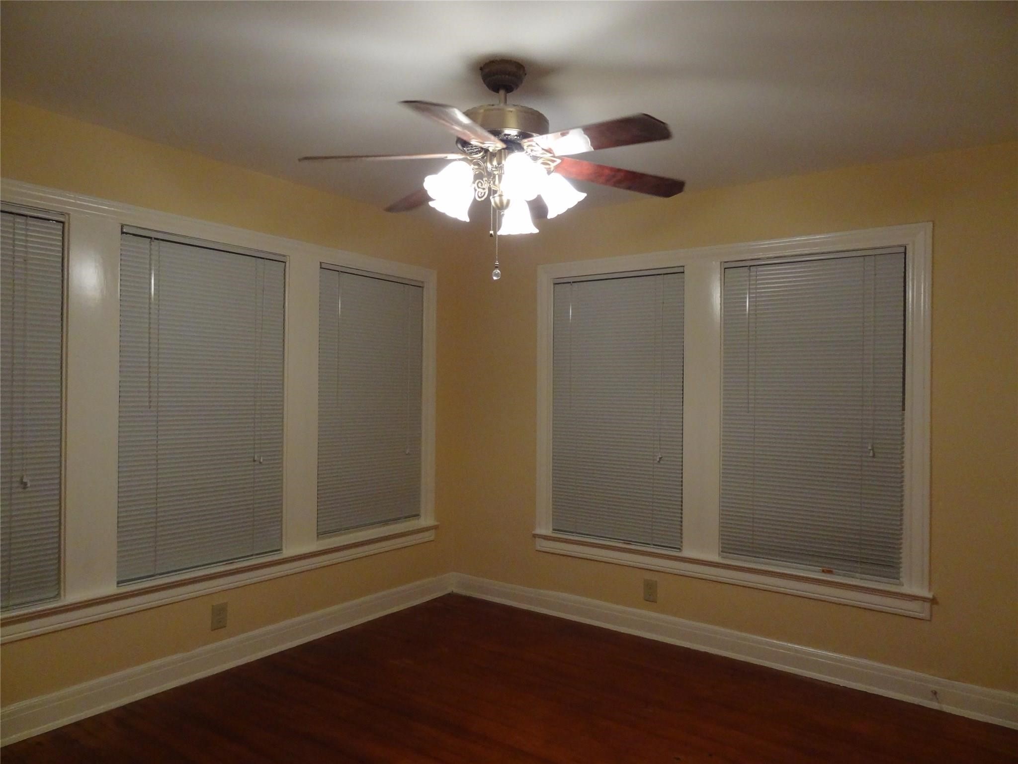 633 Harvard Street Houston, TX 77007 - Photo 4 of 9