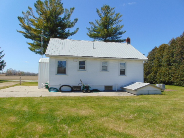 4664 North State Road Alma, MI 48801 - Photo 6 of 21 1874494-5.JPG