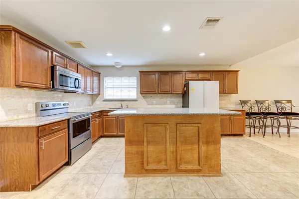 $1,850 | 1606 Quail Run, Brookshire, TX 77423