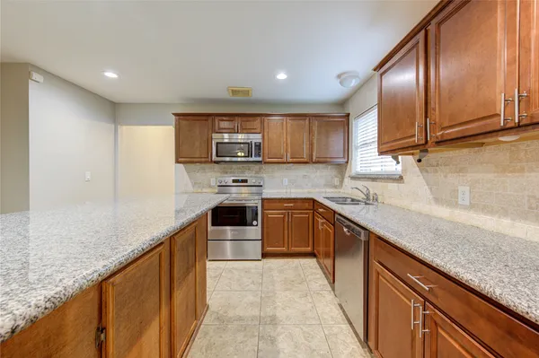 $1,850 | 1606 Quail Run, Brookshire, TX 77423