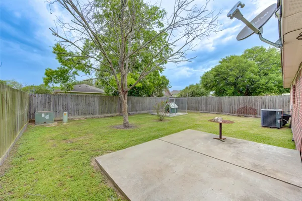 $1,850 | 1606 Quail Run, Brookshire, TX 77423