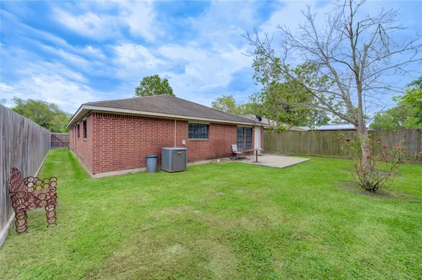 $1,850 | 1606 Quail Run, Brookshire, TX 77423