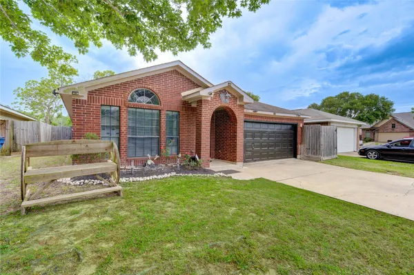 $1,850 | 1606 Quail Run, Brookshire, TX 77423