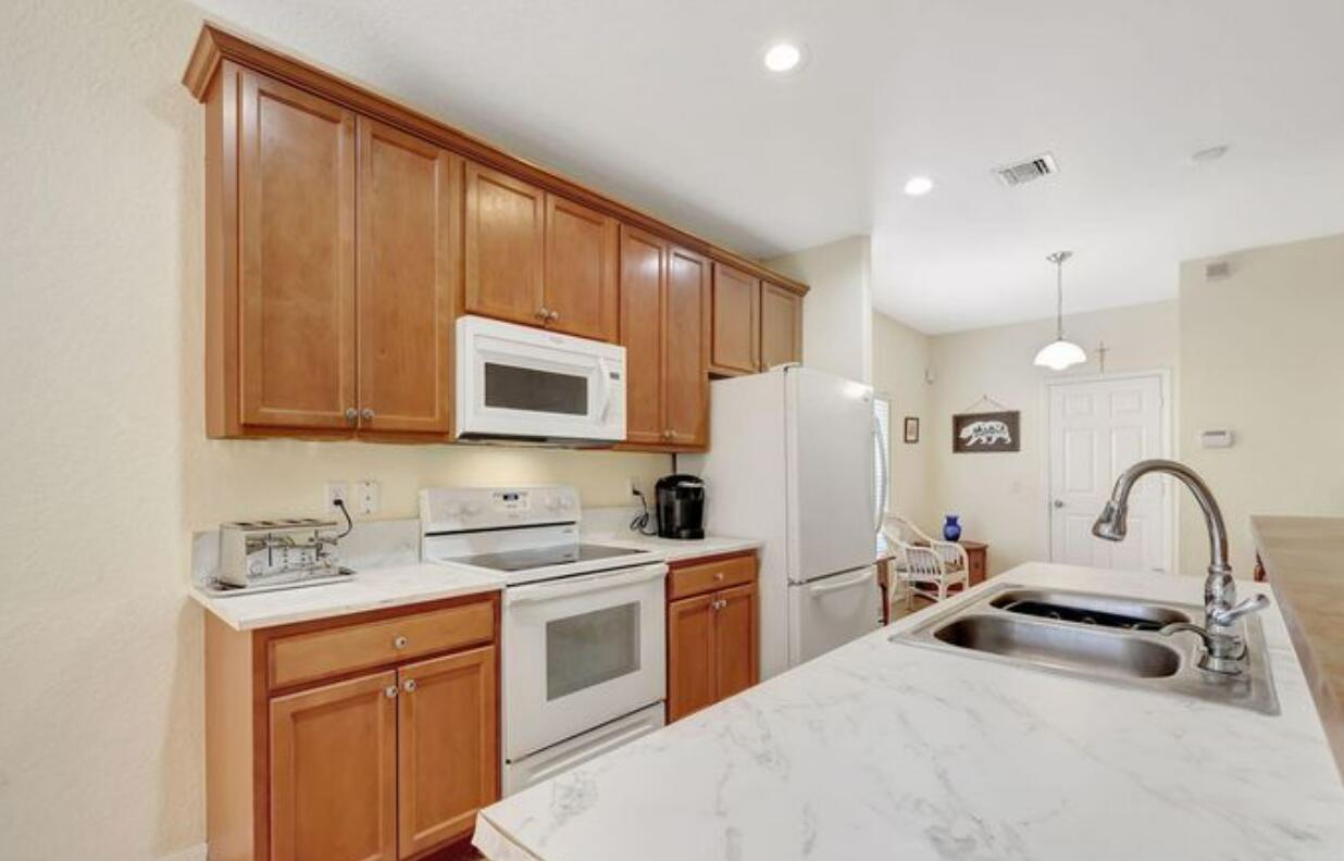 9322 Treasure Coast Street Fort Pierce, FL 34945 - Photo 8 of 10 Screenshot 3