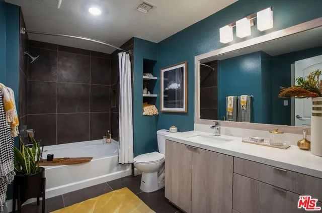 $5,916 | 5710 Crescent Park East, Unit 337, Playa Vista, CA 90094