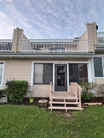 $200,000 | 11001 Southeast Sunset Harbor Road, Unit D21, Summerfield, FL 34491