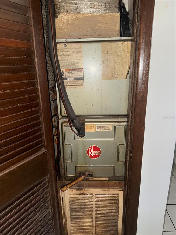 11001 Southeast Sunset Harbor Road, Unit D21 Summerfield, FL 34491 - Photo 12 of 15 a view of washer and dryer