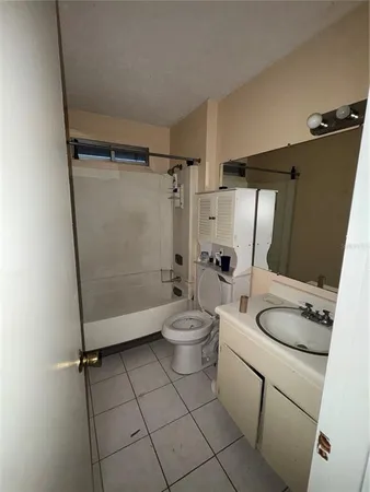 $200,000 | 11001 Southeast Sunset Harbor Road, Unit D21, Summerfield, FL 34491