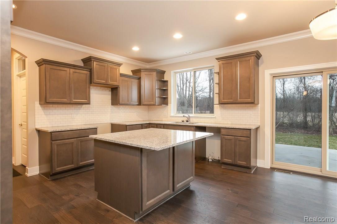 22366 Brantingham Road Macomb, MI 48044 - Photo 16 of 41 016-3644851-large.jpg