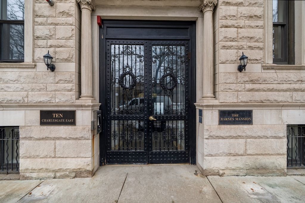 10 Charlesgate East, Unit 2 Boston, MA 02215 - Photo 18 of 18