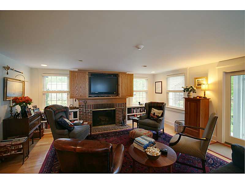 29 Lincoln Road Charlestown, RI 02813 - Photo 11 of 24 Den/Family/Great Room.