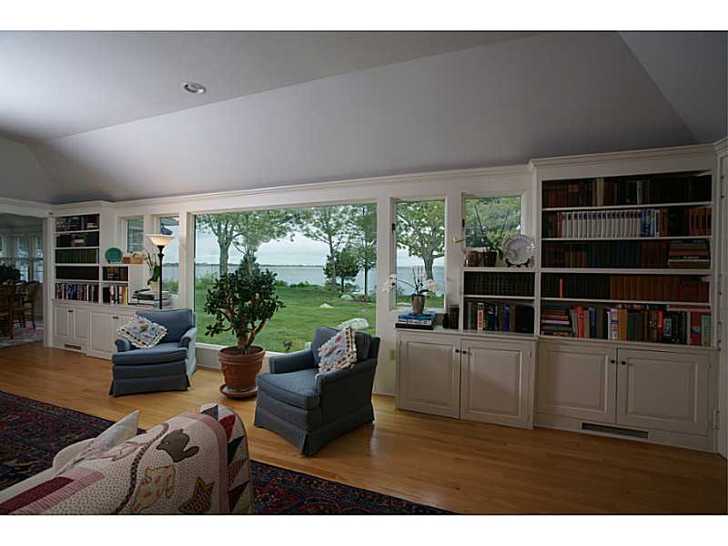 29 Lincoln Road Charlestown, RI 02813 - Photo 8 of 24 Living Room.