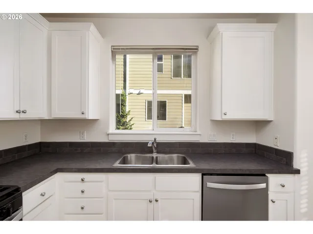 $345,000 | 1190 Southwest 162nd Avenue, Beaverton, OR 97006