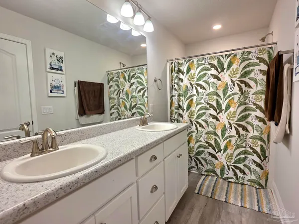 $2,200 | 380 Hilburn Lane, Pensacola, FL 32504