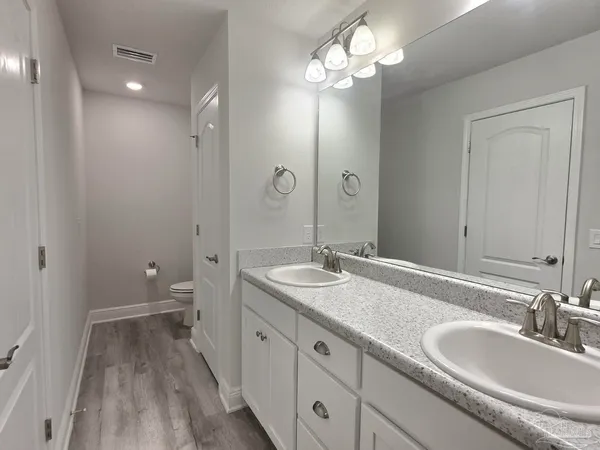 $2,200 | 380 Hilburn Lane, Pensacola, FL 32504