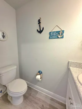 $2,200 | 380 Hilburn Lane, Pensacola, FL 32504
