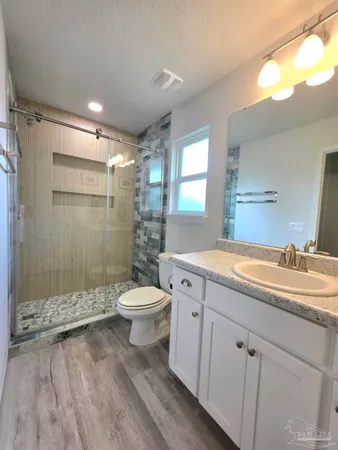 $2,200 | 380 Hilburn Lane, Pensacola, FL 32504