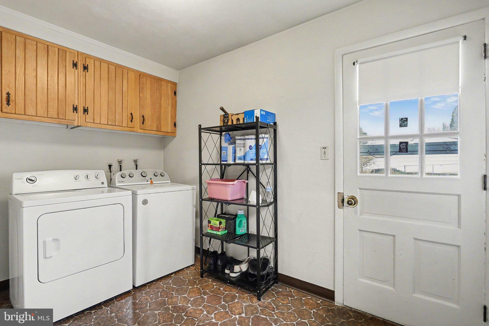 2072 Andover Drive Dover, PA 17315 - Photo 28 of 30 a utility room with dryer and washer