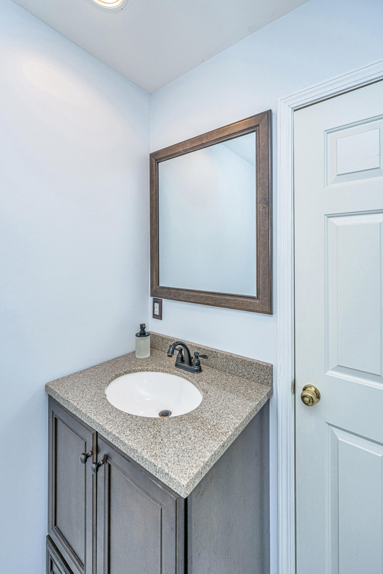 2080 Kings Gate Lane Mount Pleasant, SC 29466 - Photo 18 of 36 Primary Ensuite Bath