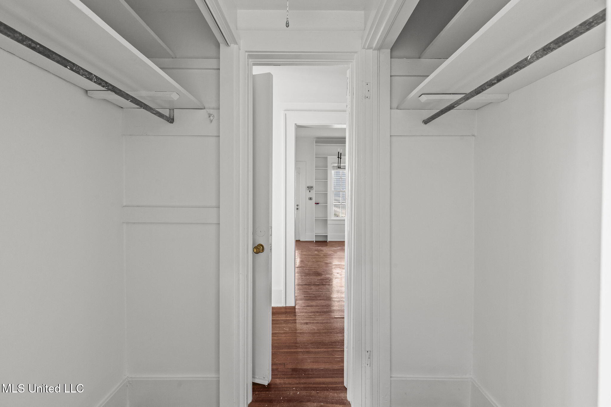 1320 Greymont Street Jackson, MS 39202 - Photo 10 of 34 13-web-or-mls-1320 Greymont-13