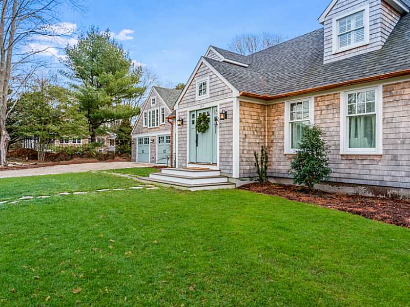 143 Longfellow Road Jamestown, RI 02835 - Photo 21 of 25 Exterior Front.