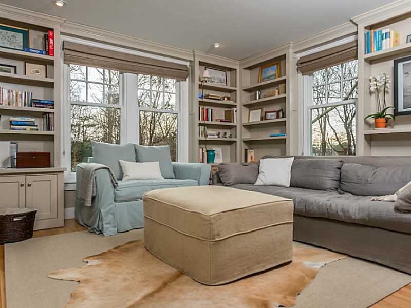 143 Longfellow Road Jamestown, RI 02835 - Photo 6 of 25 Den/Family/Great Room.