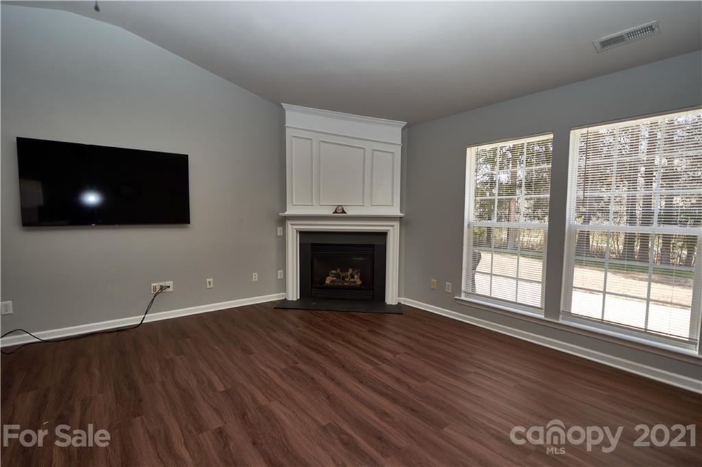 9107 Culcairn Road Huntersville, NC 28078 - Photo 2 of 18 Gallery Image 2