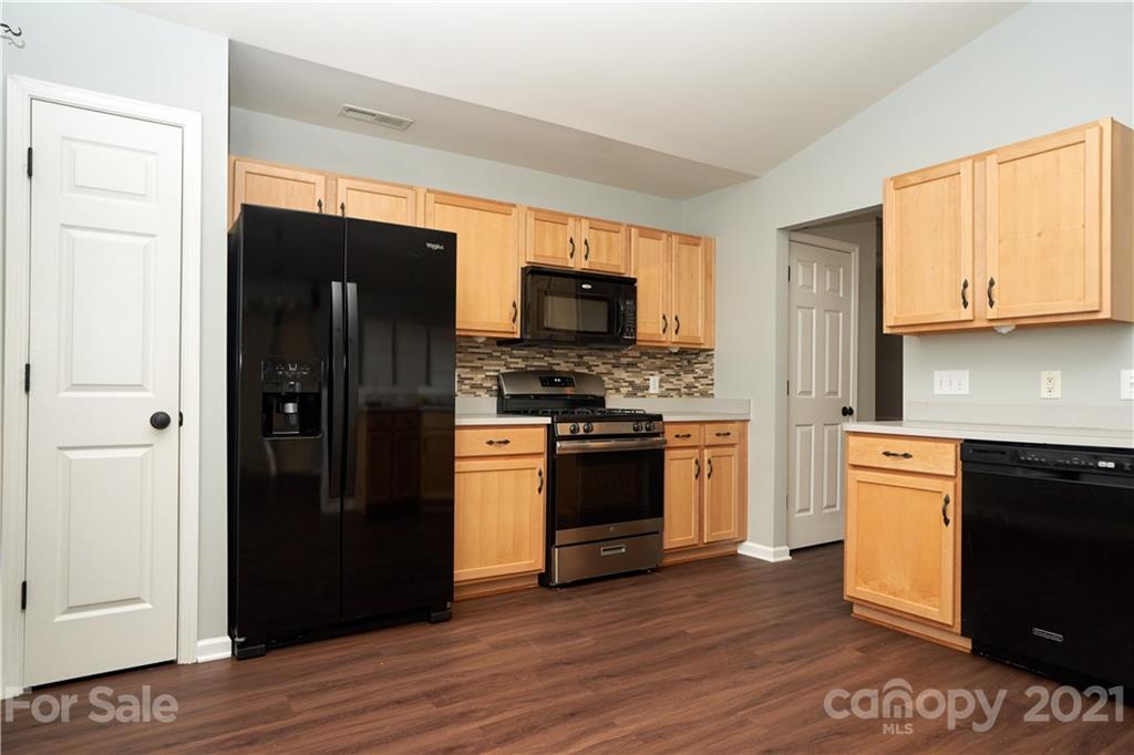 9107 Culcairn Road Huntersville, NC 28078 - Photo 4 of 18 Gallery Image 4