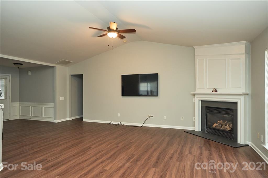 9107 Culcairn Road Huntersville, NC 28078 - Photo 5 of 18 Gallery Image 5