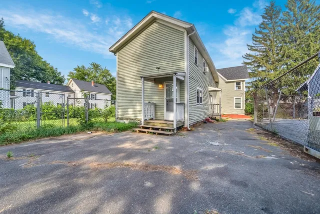 $1,685 | 2 North Street, Unit 3, Haverhill, MA 01830