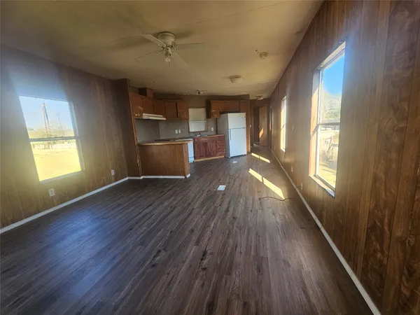 $1,200 | 1423 Prosperity Street, El Campo, TX 77437