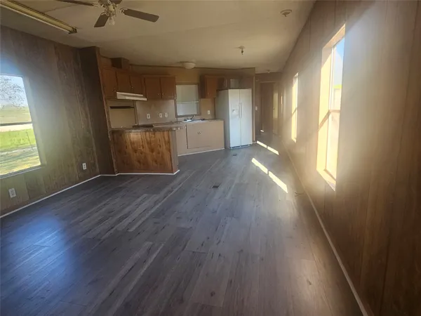 $1,200 | 1423 Prosperity Street, El Campo, TX 77437