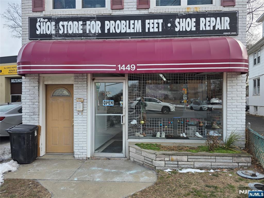 1449 Teaneck Road Teaneck, NJ 07666 - Photo 2 of 26 a front view of a retail shop