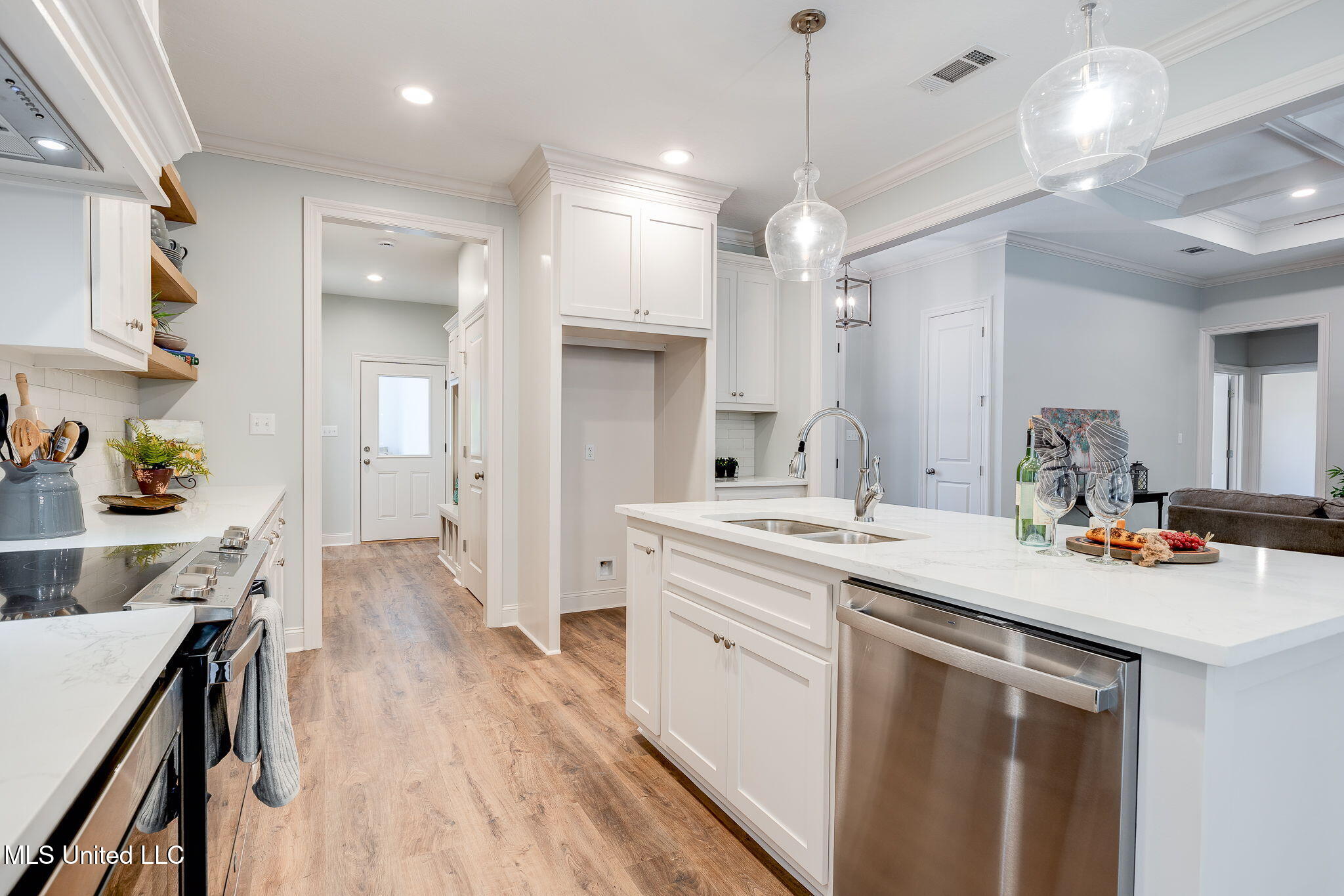 643 Scruggs Road Sumrall, MS 39482 - Photo 14 of 37 2 (9 of 25) Kitchen