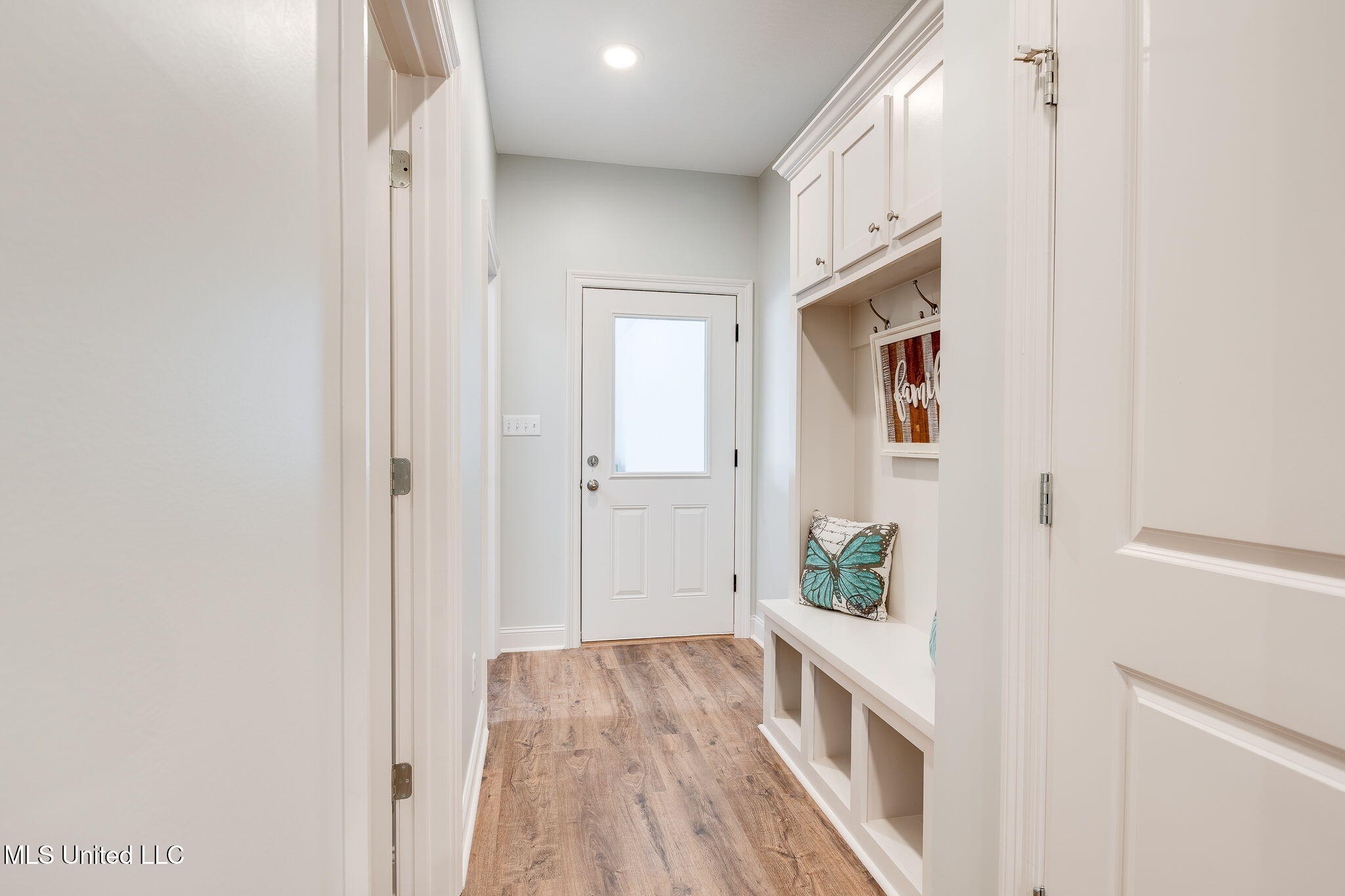 643 Scruggs Road Sumrall, MS 39482 - Photo 24 of 37 2 (19 of 25) Mudroom