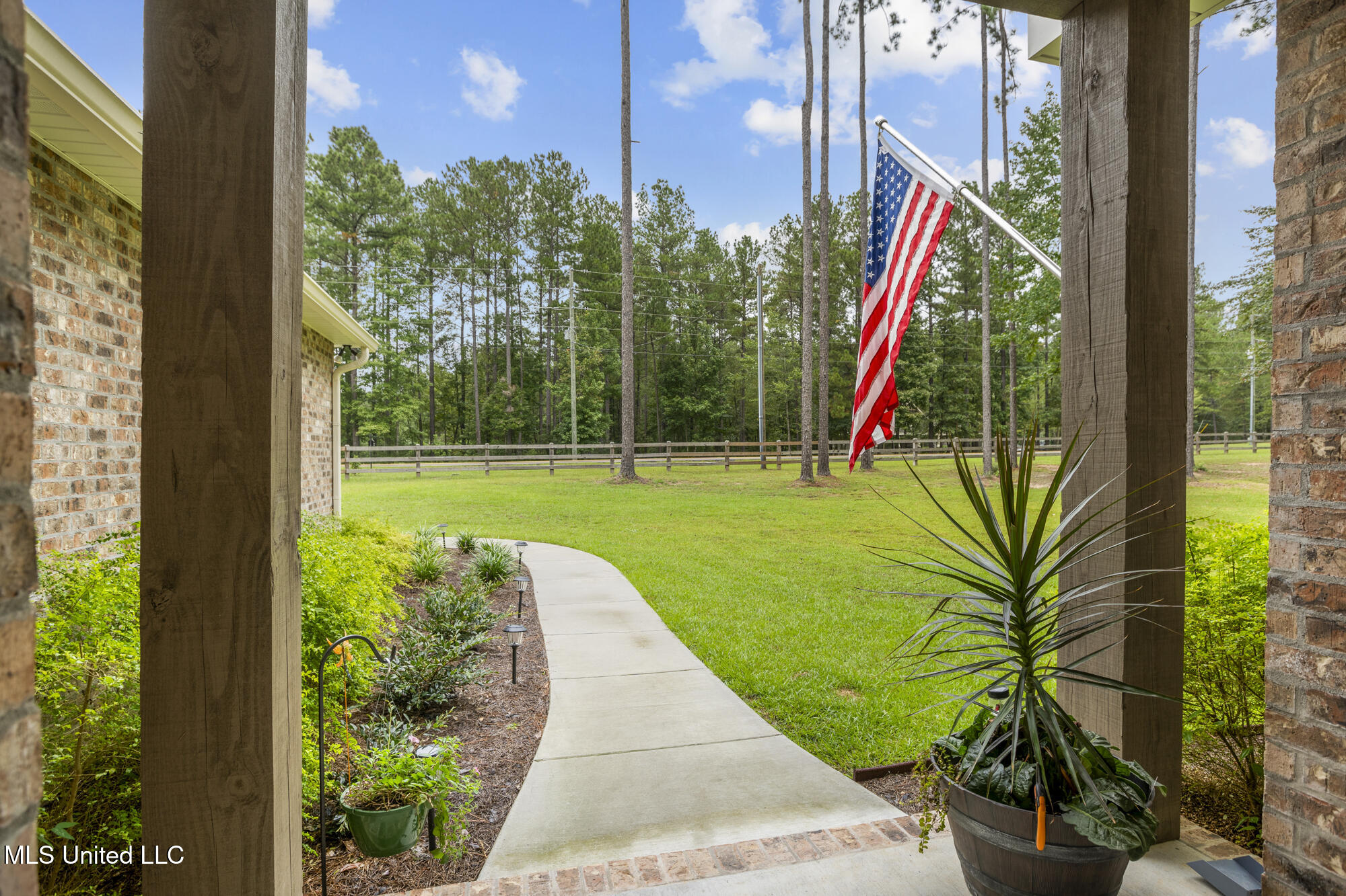 643 Scruggs Road Sumrall, MS 39482 - Photo 4 of 37 4_ghubphoto_08
