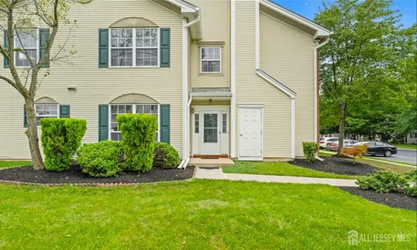$3,400 | 32 Cabot Way, Franklin Park, NJ 08823