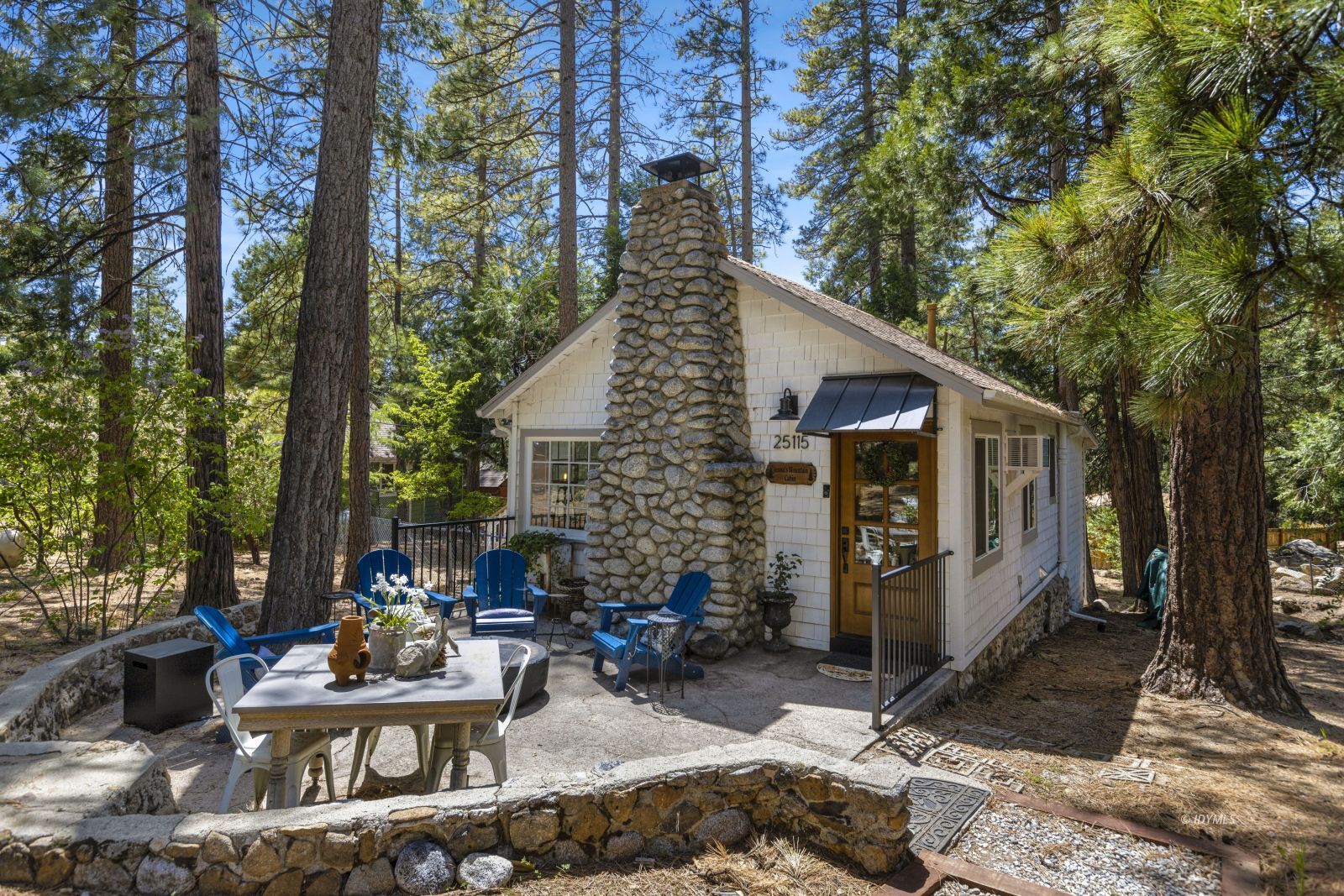 25115 Rim Rock Road Idyllwild, CA 92549 - Photo 3 of 26 Front patio for Al Fresco dining