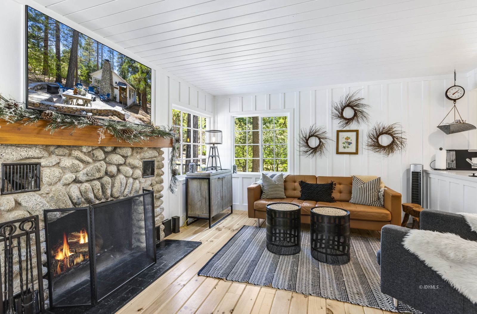 25115 Rim Rock Road Idyllwild, CA 92549 - Photo 7 of 26 Vintage rock fireplace