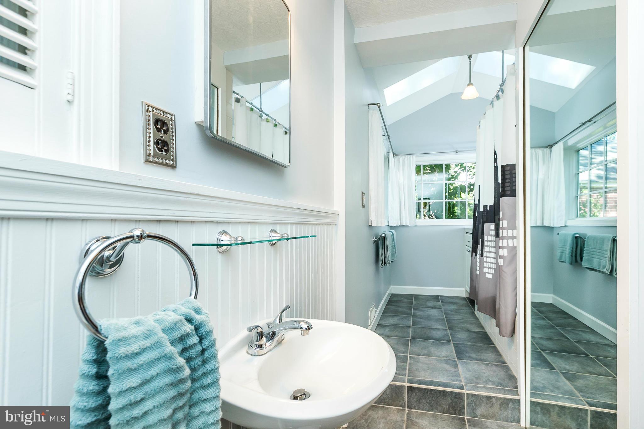 316 Broadmoor Road Baltimore, MD 21212 - Photo 14 of 30 Bath