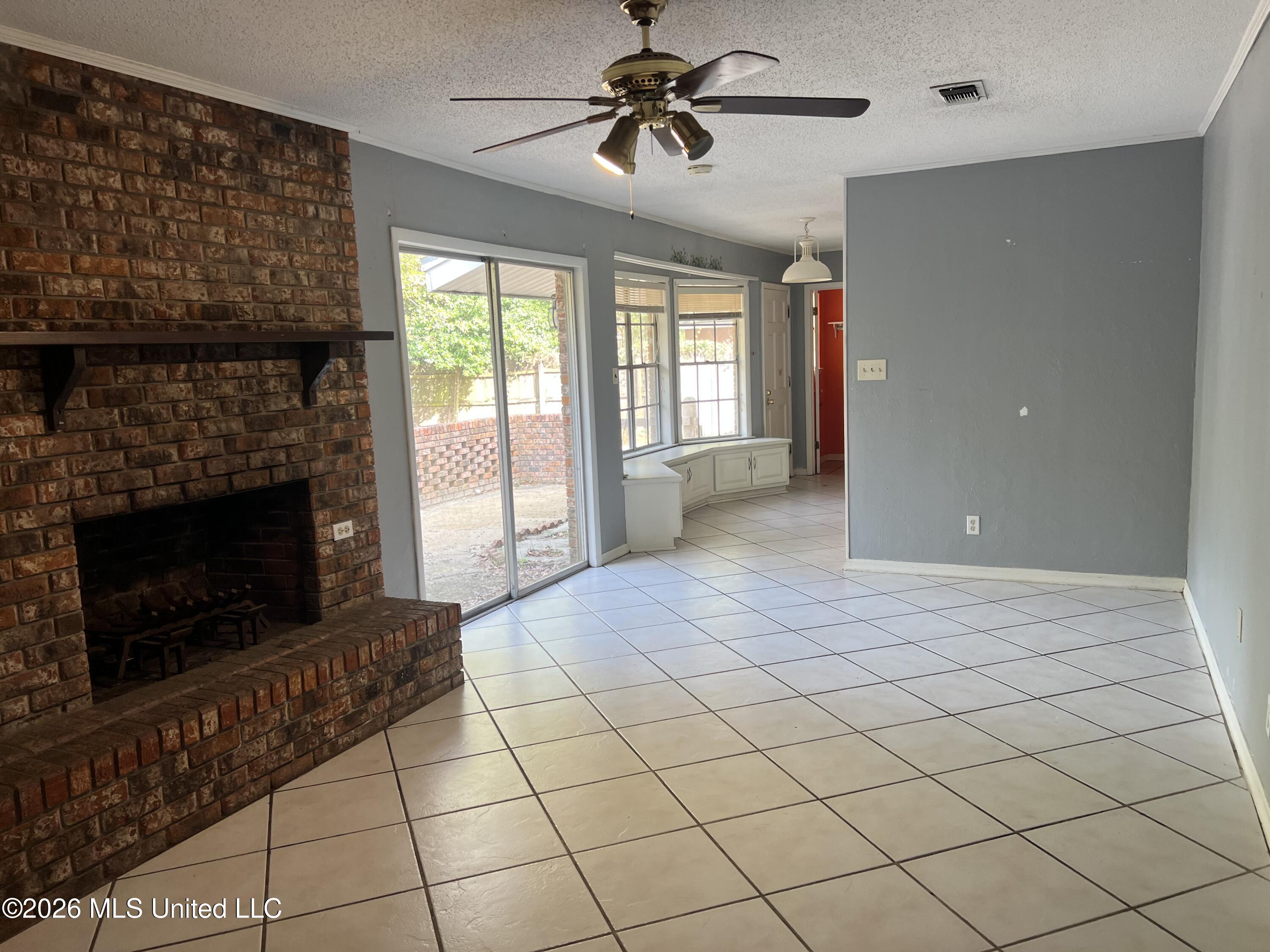 2530 Old Bay Road Biloxi, MS 39531 - Photo 3 of 14 IMG_4259