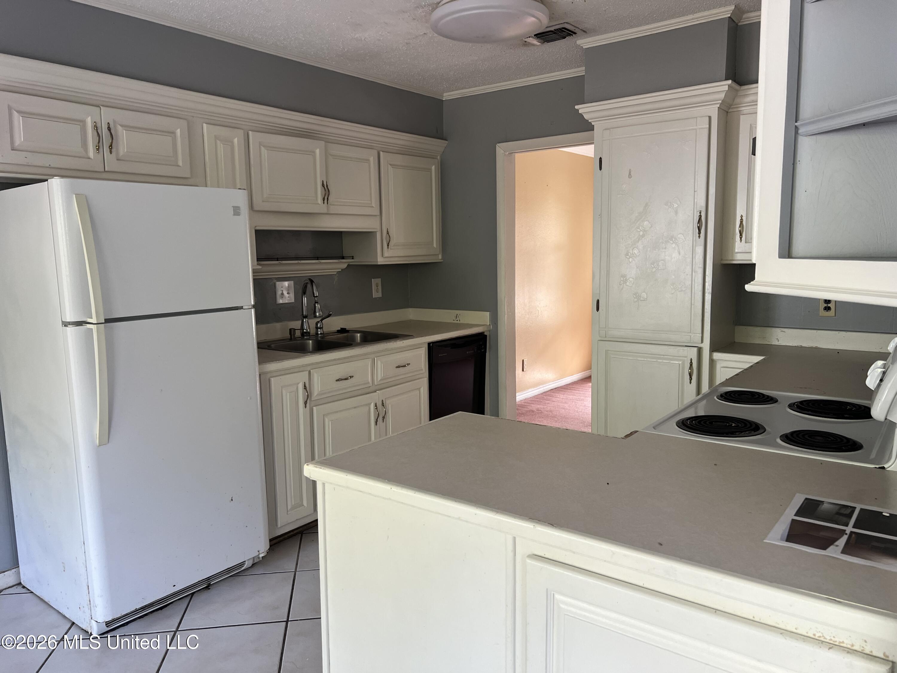 2530 Old Bay Road Biloxi, MS 39531 - Photo 6 of 14 IMG_4261