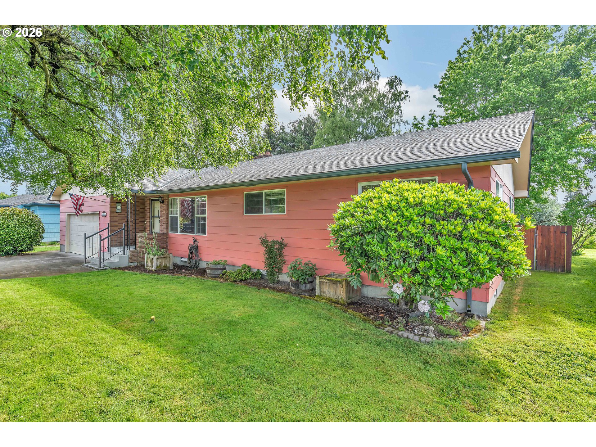 994 33rd Avenue Longview, WA 98632 - Photo 2 of 34